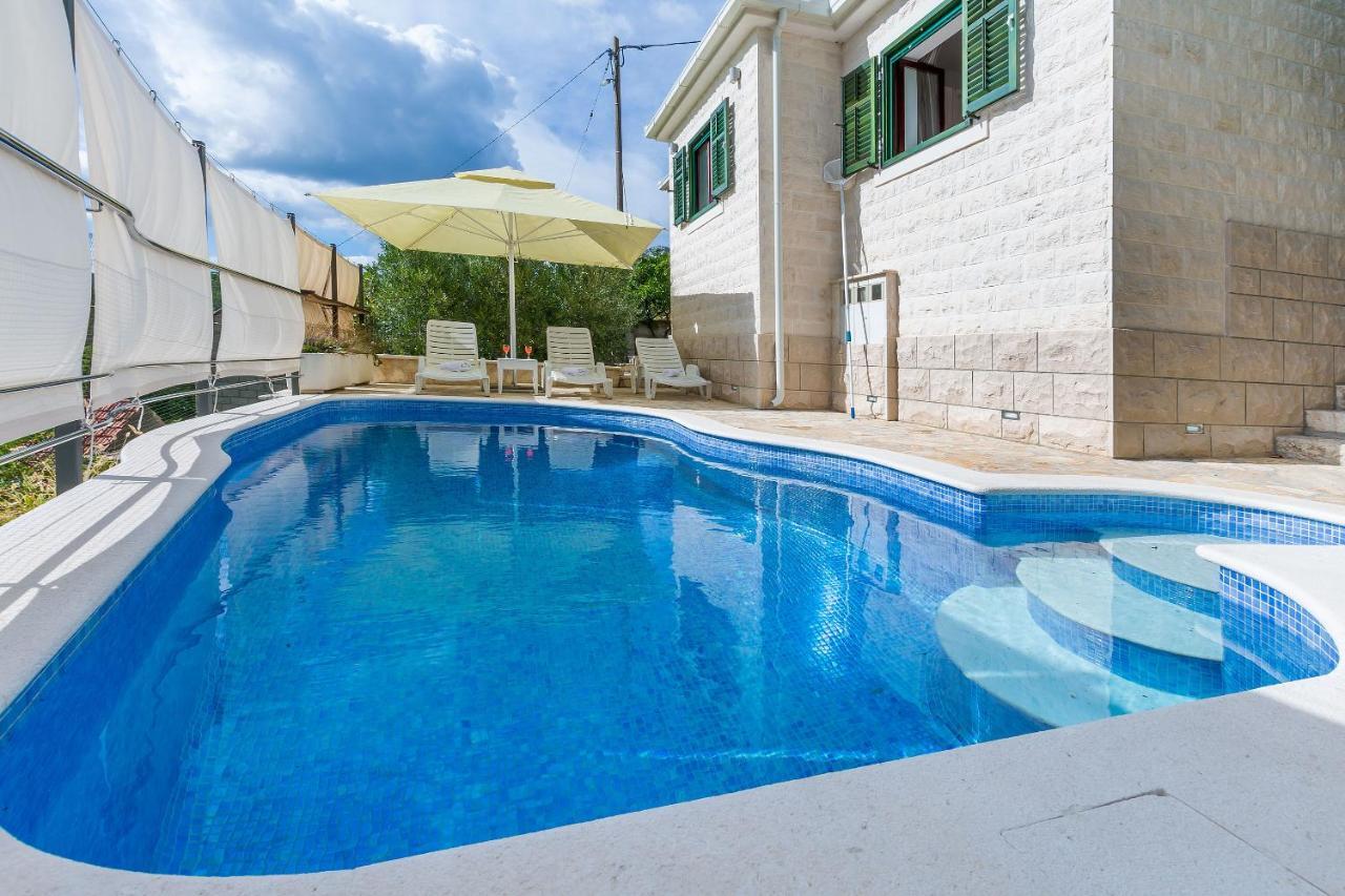 Villa Holiday Home Zvecanje Dış mekan fotoğraf